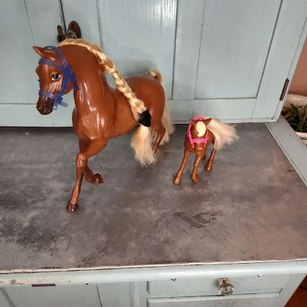 Vintage Mattel Barbie 1991 All American Star Stepper Horse and Foal